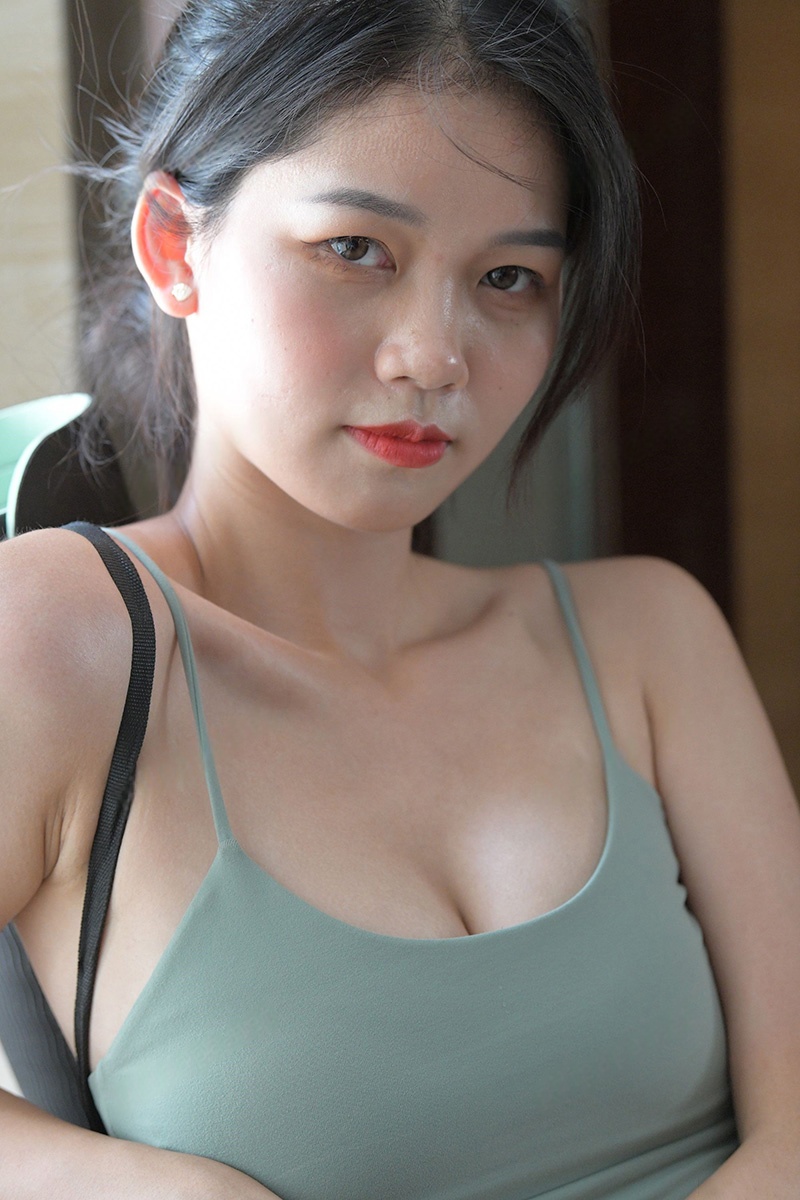677.黑色瑜伽裤女孩图片视频预览图 3