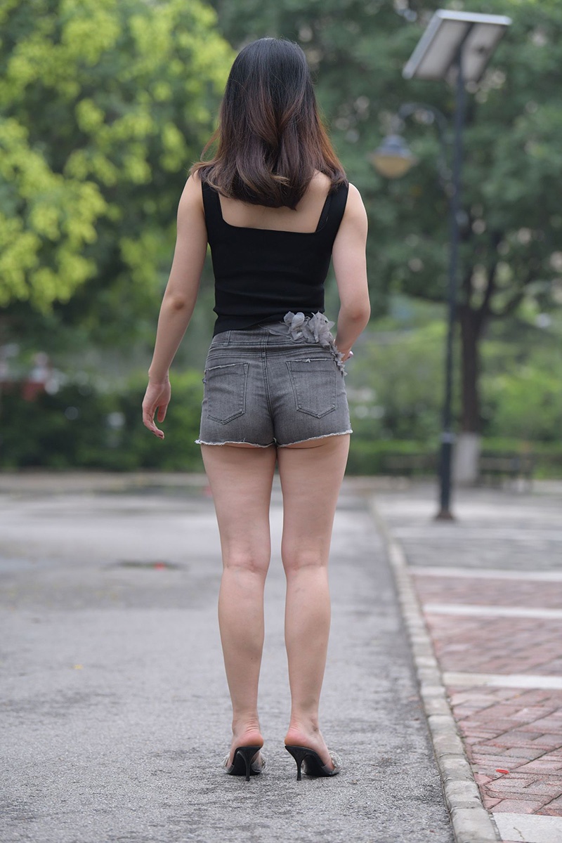 821.并没有下雨图片视频预览图 2