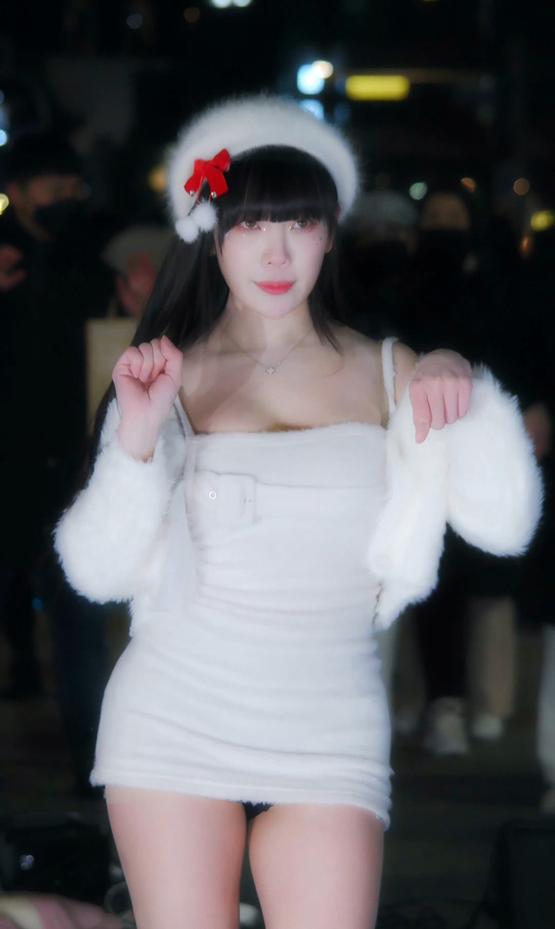 221224杨桃 (Dami) - T-ara-Bo Peep Bo Peep街头热舞预览图 3