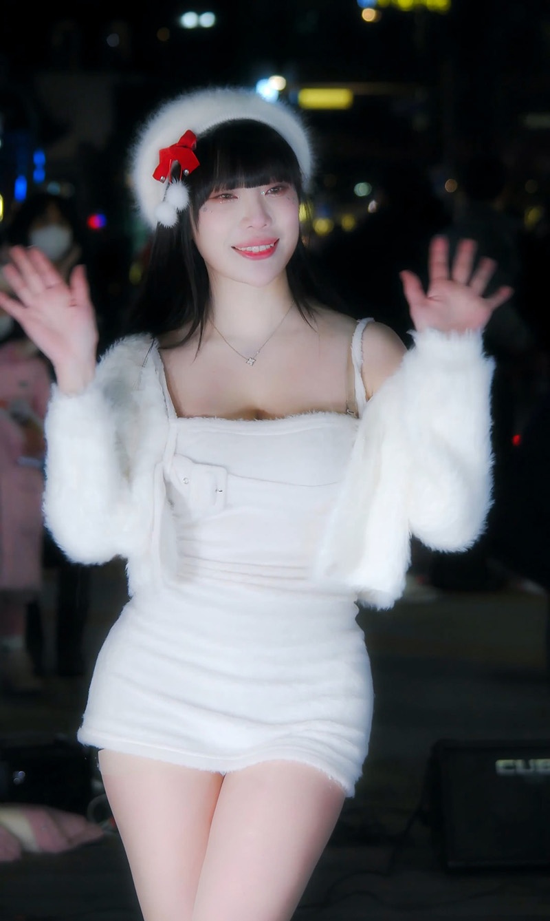 221224杨桃 (Dami) - T-ara-Bo Peep Bo Peep街头热舞预览图 4