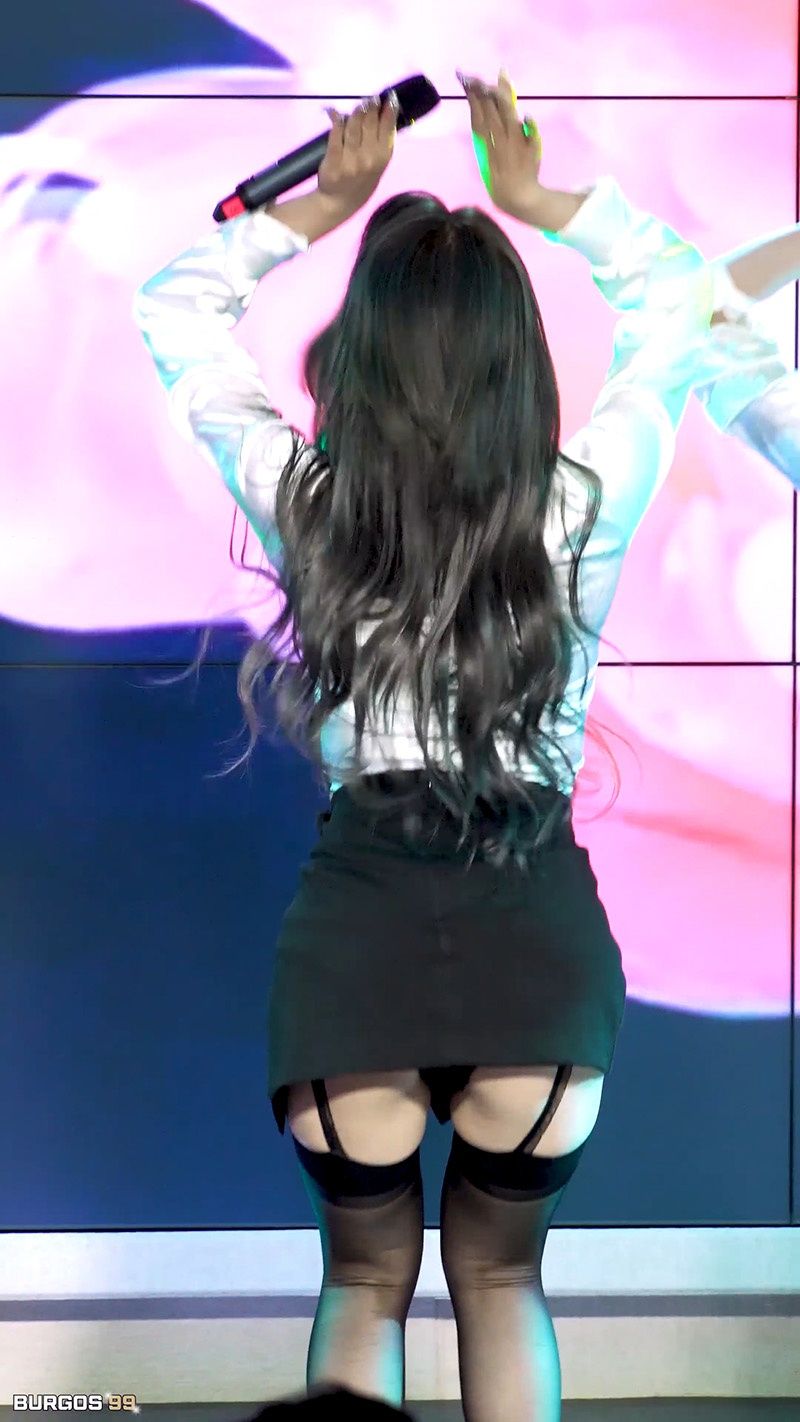 第二届单曲展新舞台服装Girl Crush Bomi热舞预览图 4