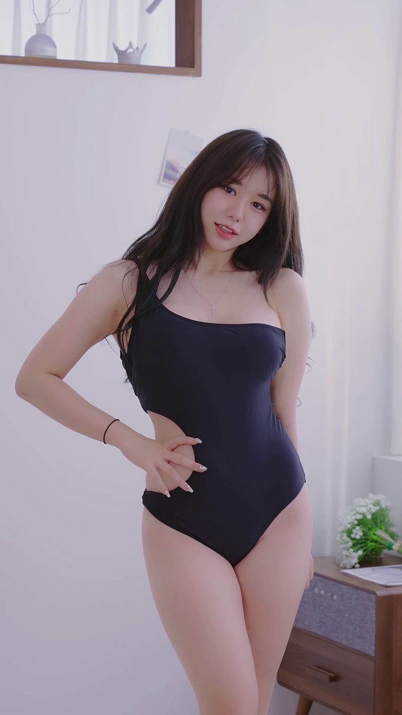 Lookbook时装秀竖版拍摄Judy no bar比基尼换装