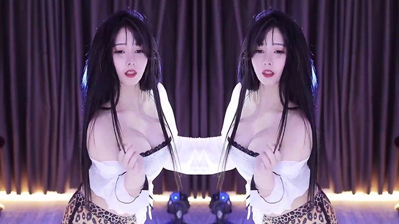 虎牙直播沪娱许许性感热舞无水印合集一预览图 2