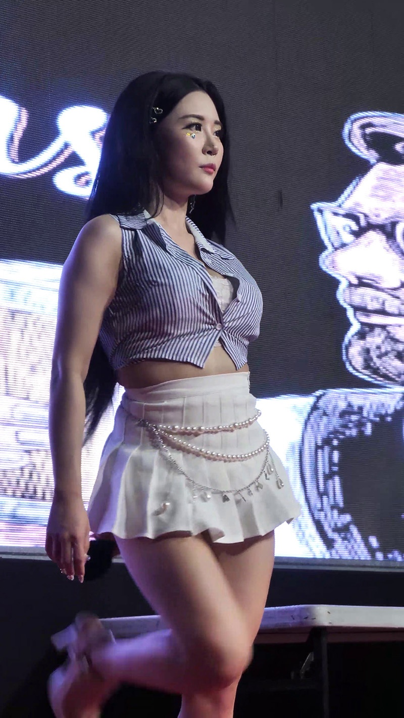 22.08.19啤酒节Girl Crush观众互动饭拍2则预览图 2