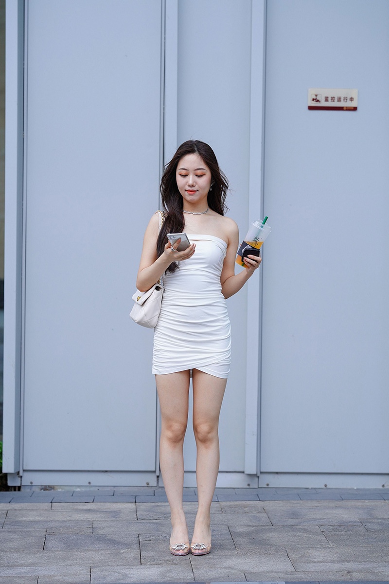 365.白裙女孩图片视频
