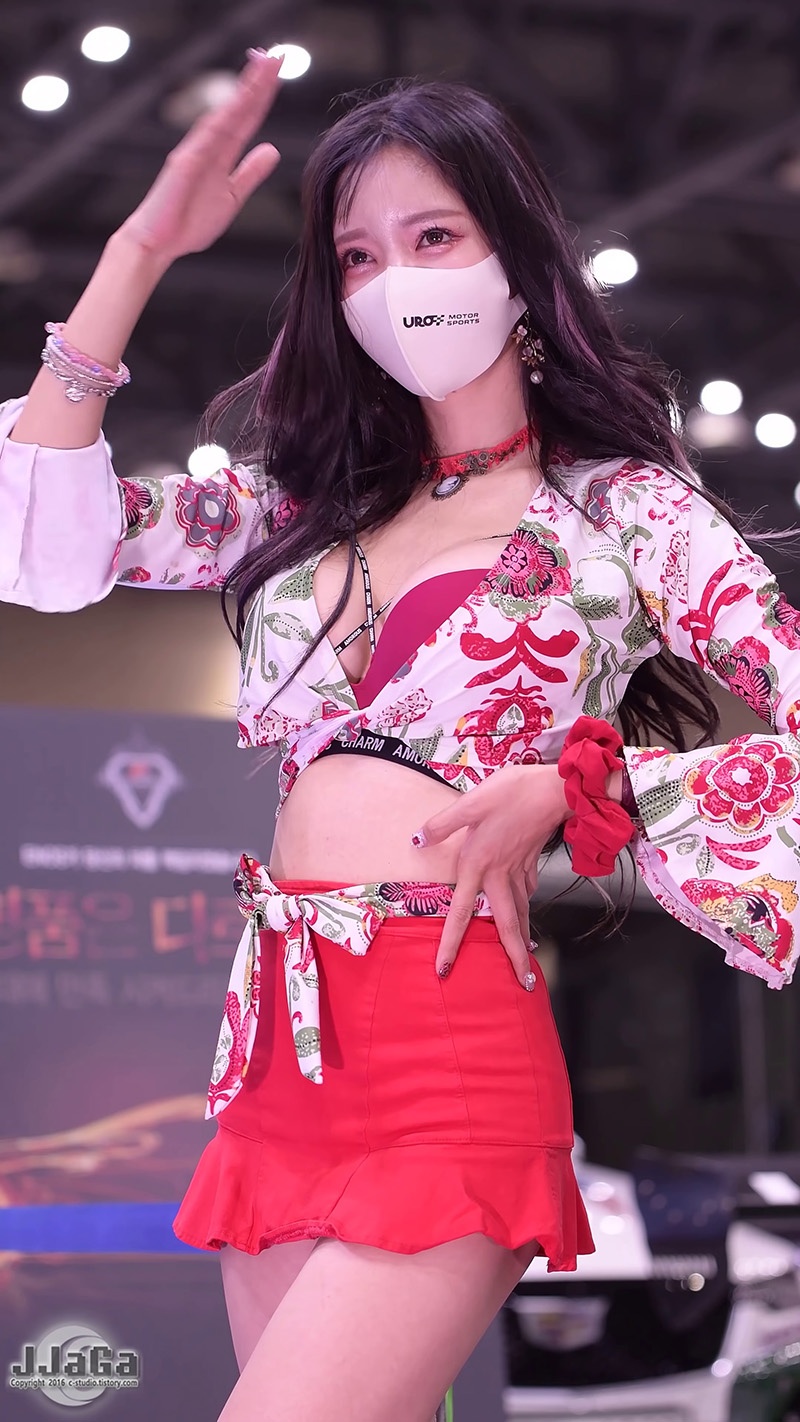 韩国车展模特韩敏英Han Min-young红色迷你裙