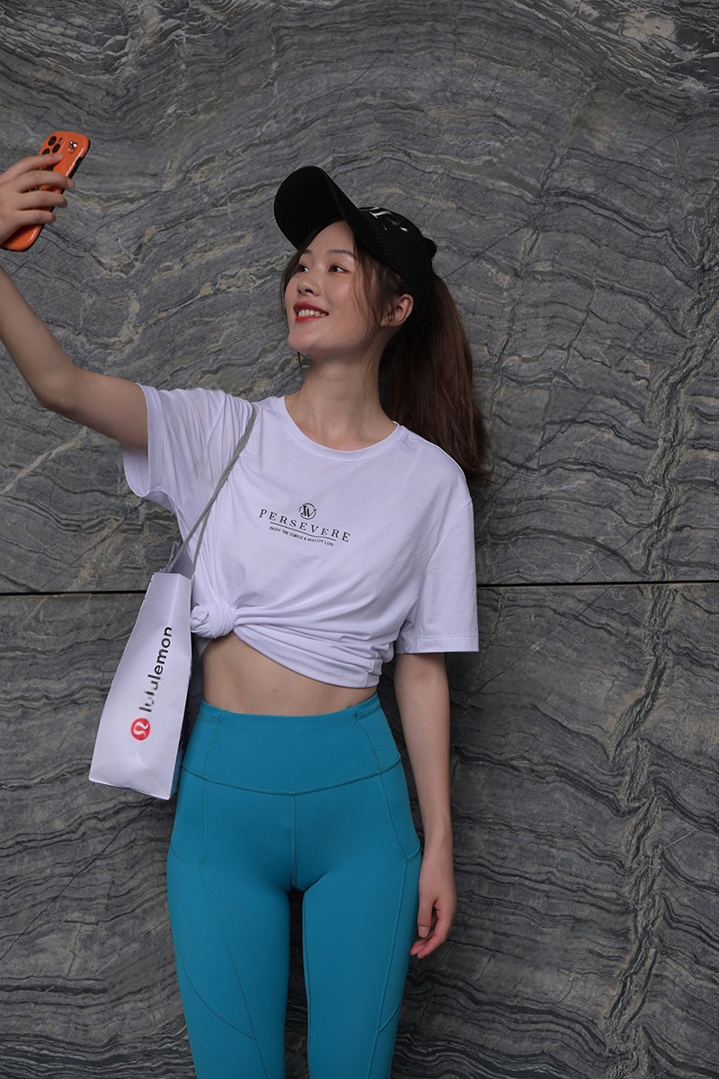 699.蓝色瑜伽裤小姐姐图片视频预览图 3