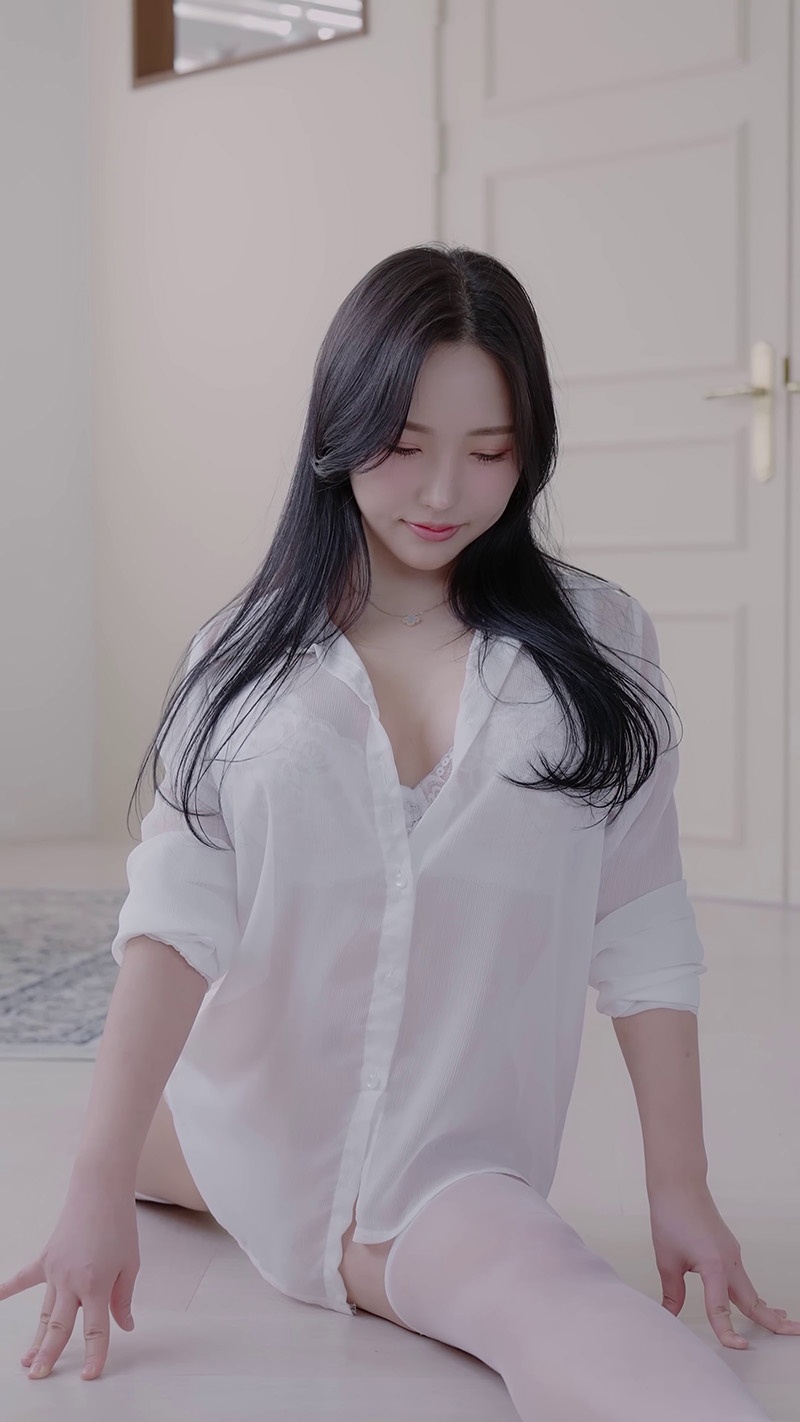 Lookbook时装秀妍花yeonhwa圆润大腿白衬衫丝袜瑜伽预览图 4