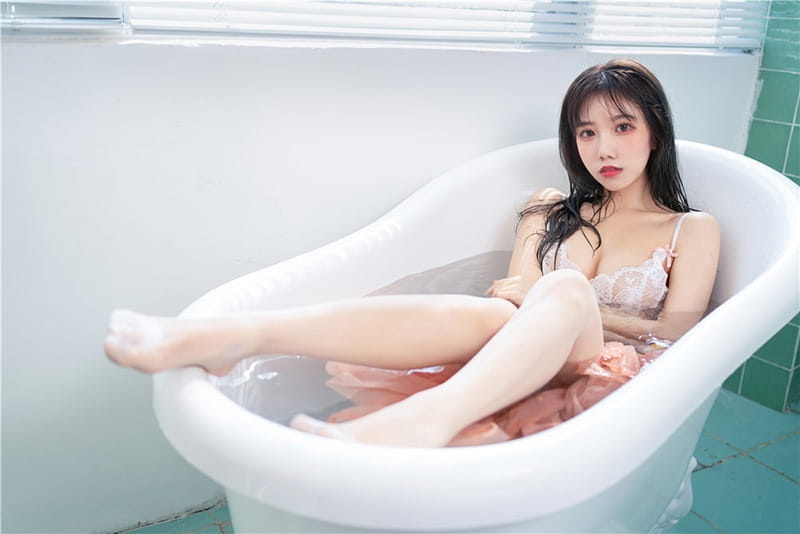 微博性感妹子果咩酱wCOS私房作品含随包视频预览图 3