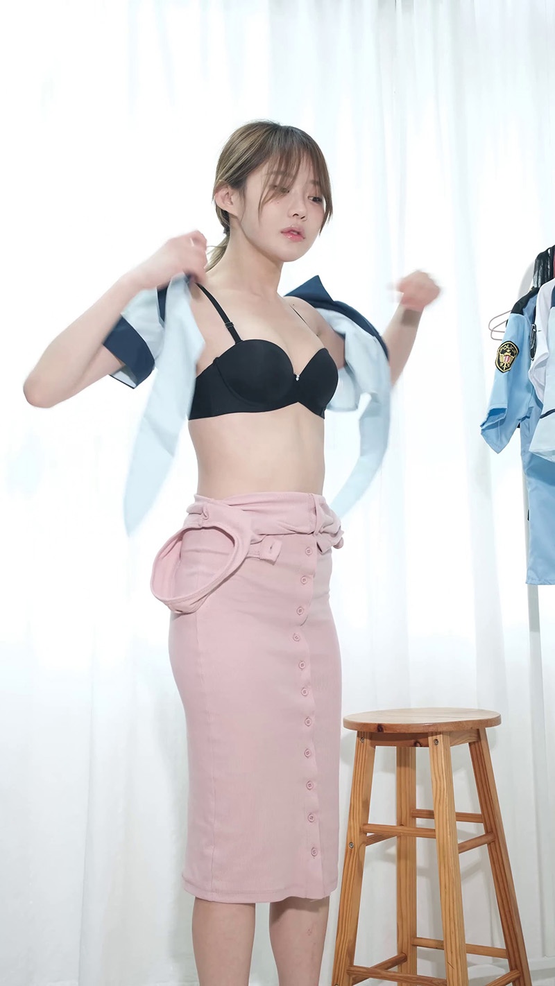 lookbook竖版拍摄空姐制服换装2则预览图 2