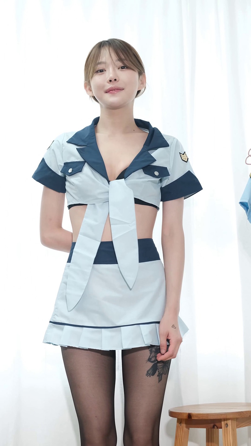 lookbook竖版拍摄空姐制服换装2则预览图 3