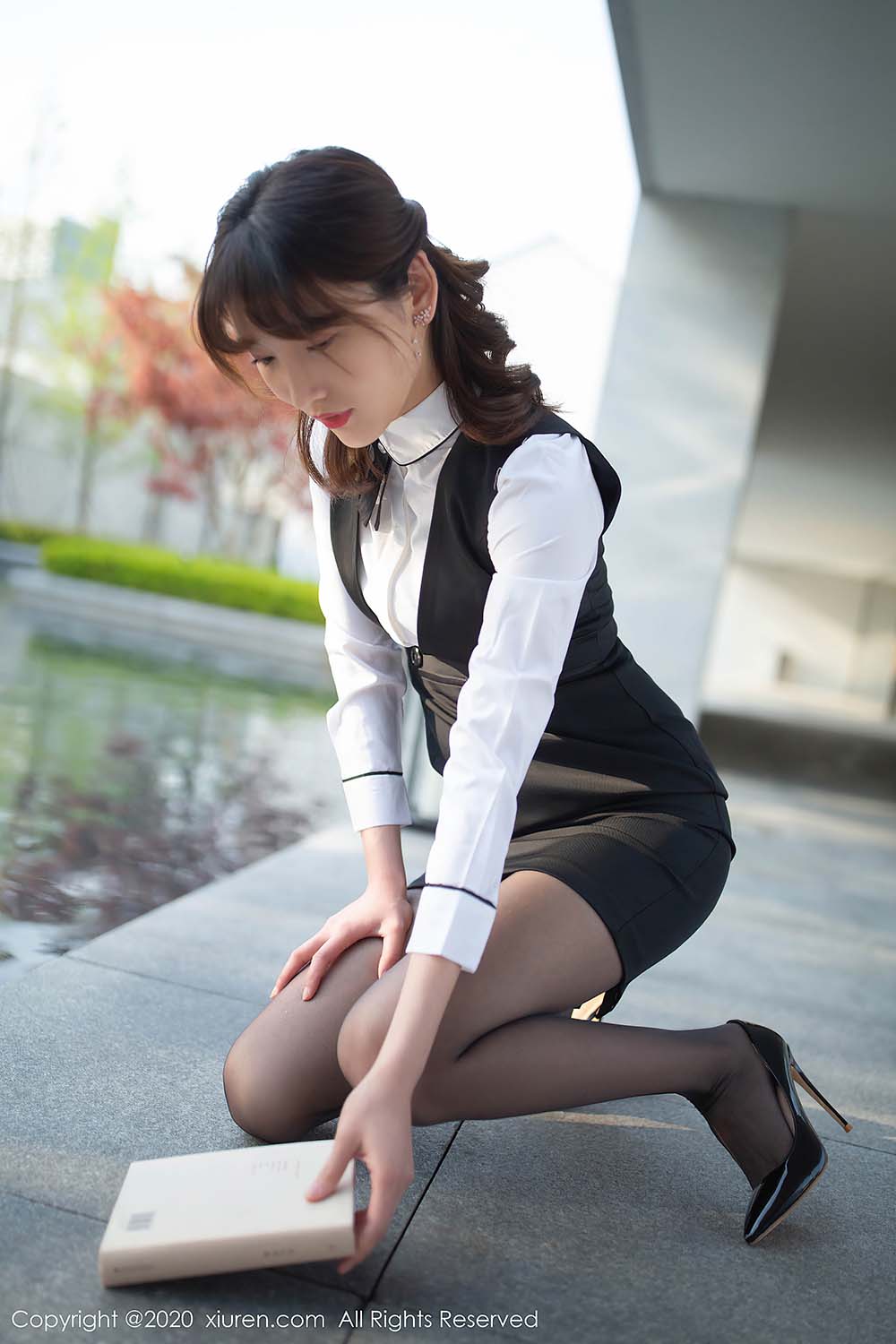 [Xiuren秀人网]XR20200709N02312 NO.2312 陆萱萱 性感制服预览图 3