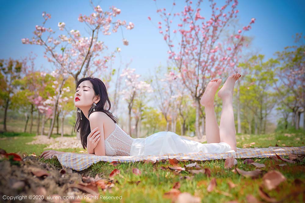 [Xiuren秀人网]XR20200707N02297 NO.2297 沈梦瑶 花海美女预览图 3