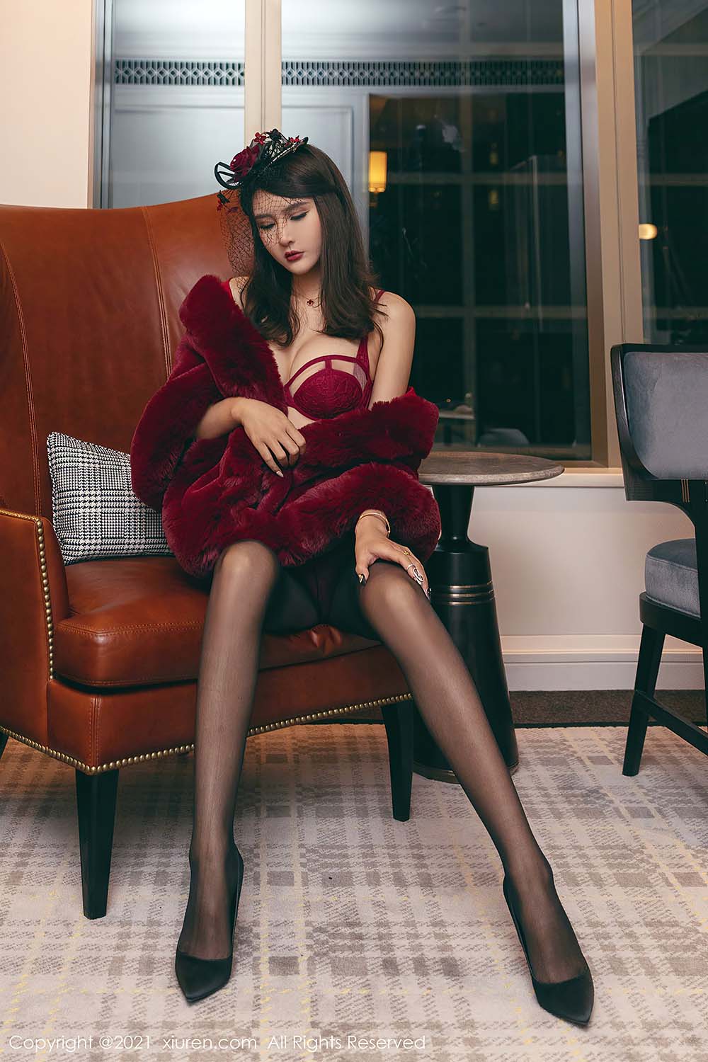 [Xiuren秀人网] NO.3548 Emily尹菲预览图 2