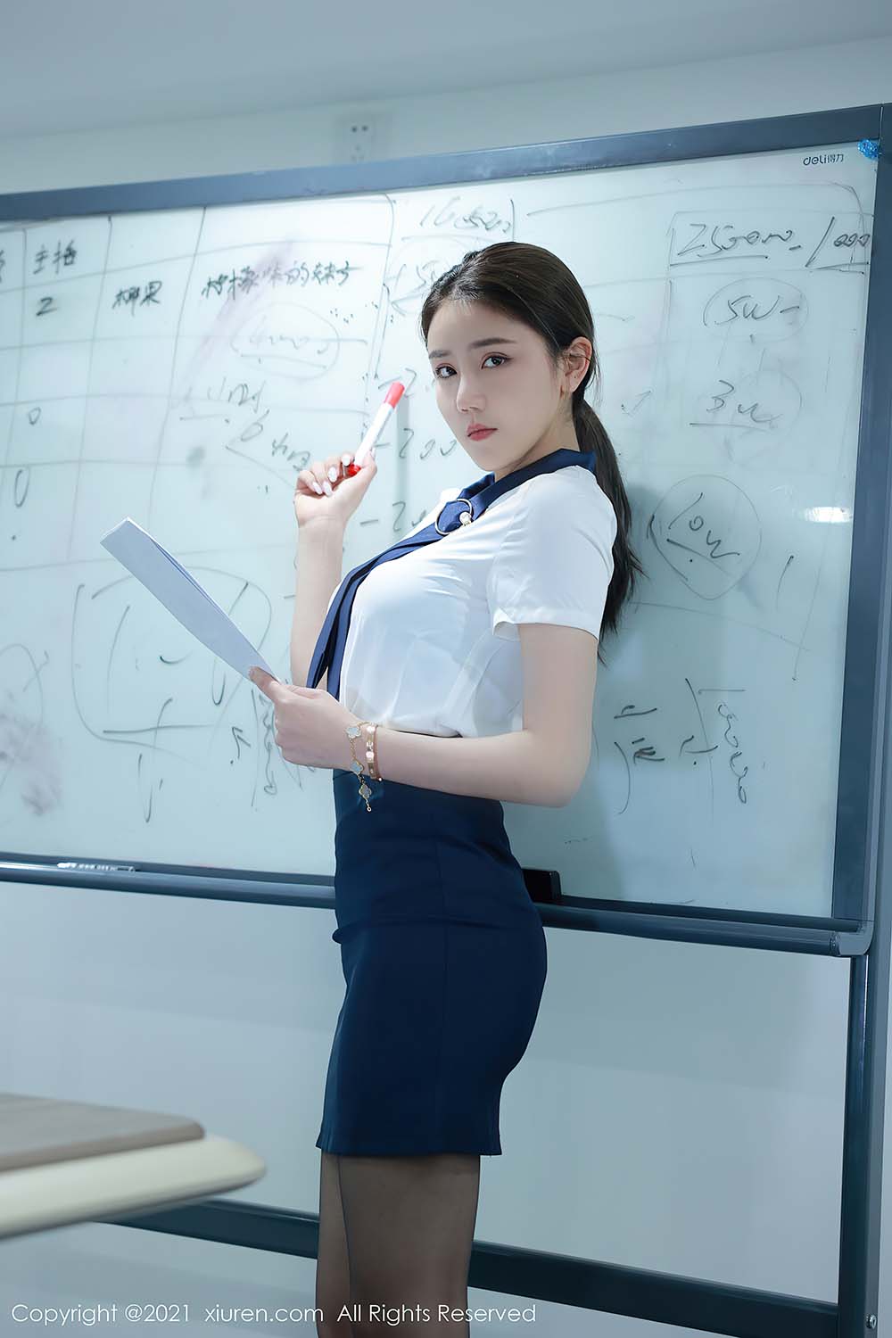 [Xiuren秀人网] NO.3682 夏西CiCi预览图 3