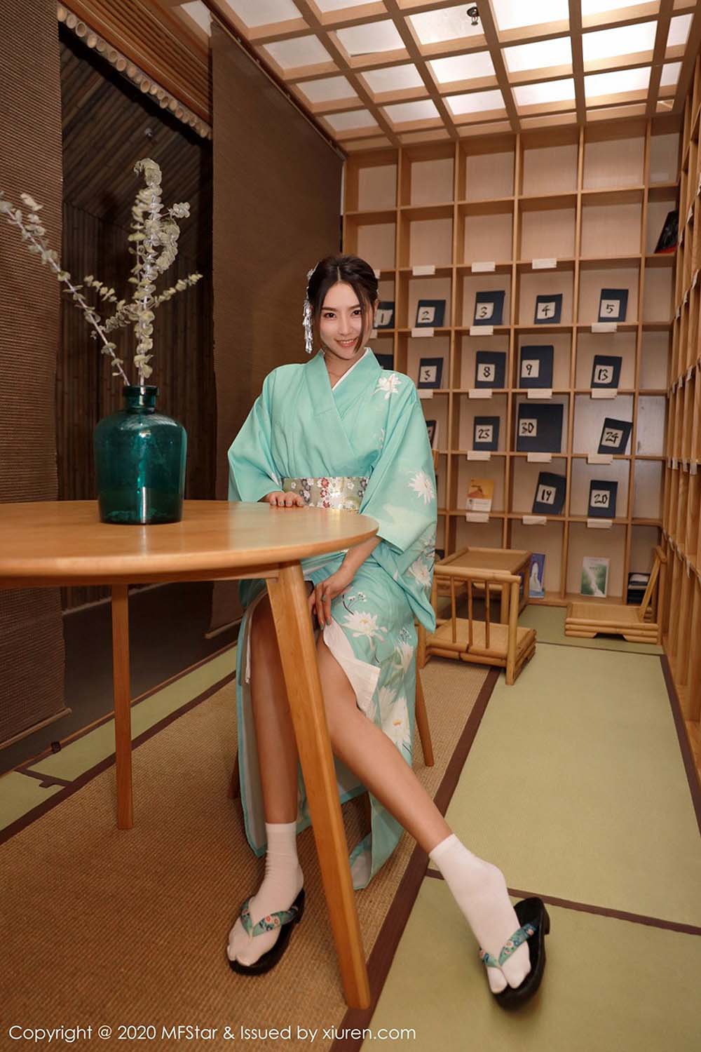 [MFStar模范学院]MF20200519VOL0332 VOL.332 一袭鲜艳韵味的和服 方子萱预览图 2