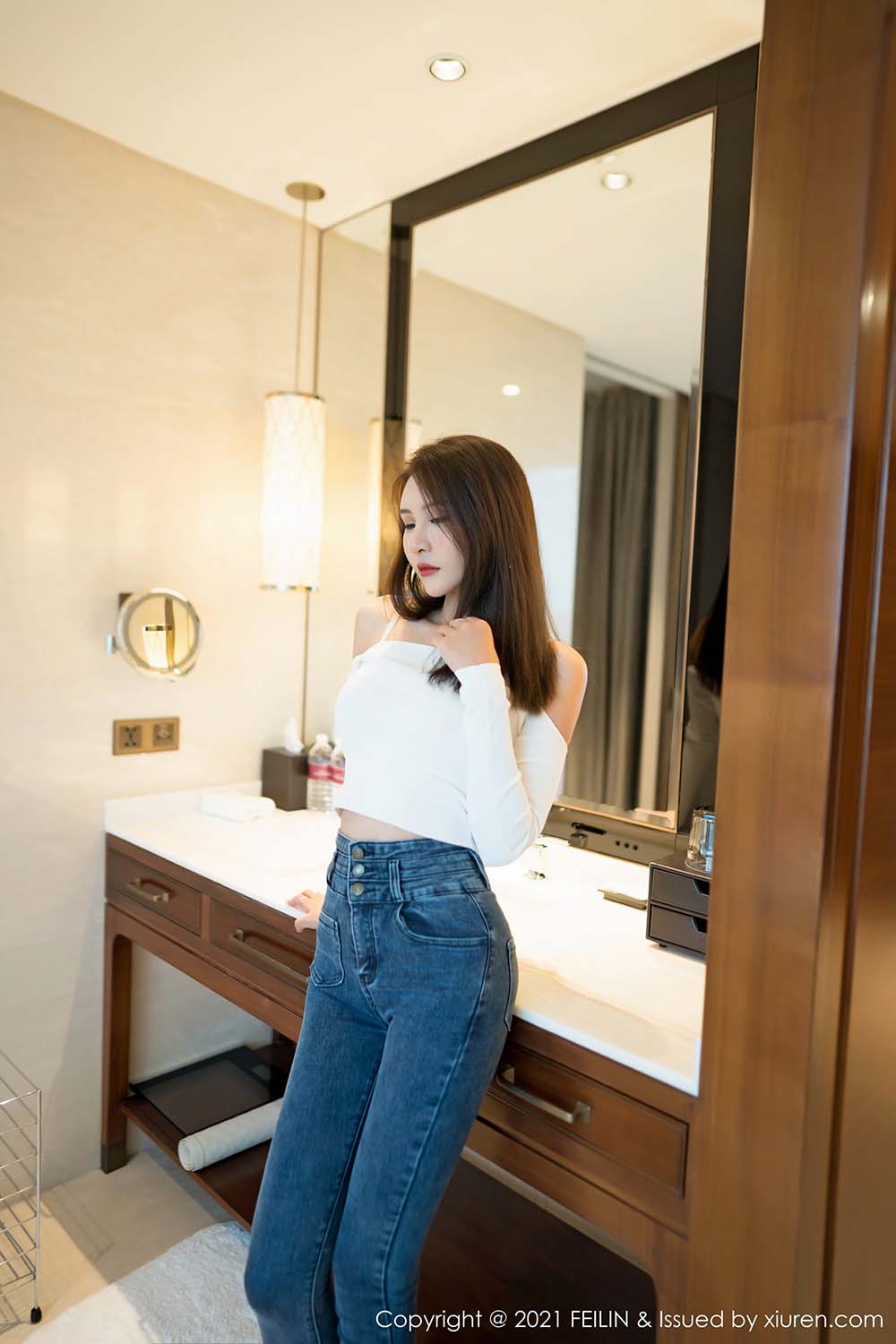 [Feilin嗲囡囡] VOL.389 Emily顾奈奈预览图 3