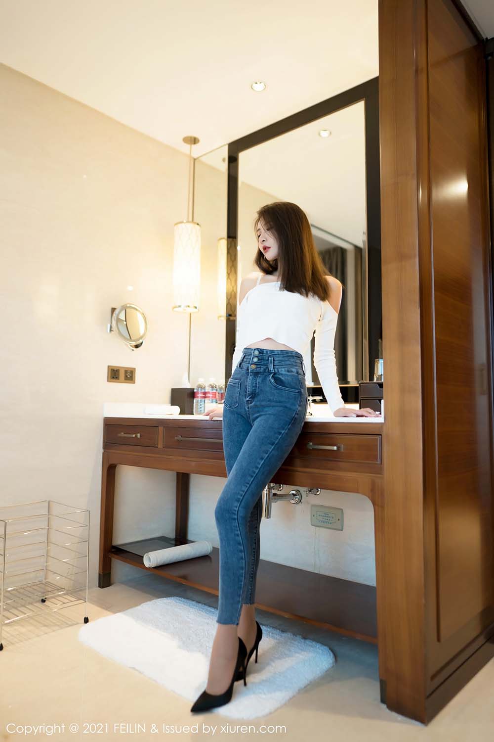 [Feilin嗲囡囡] VOL.389 Emily顾奈奈预览图 2