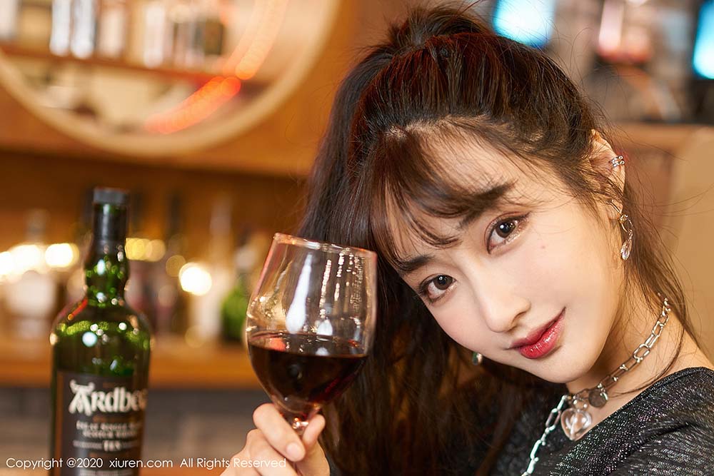 [Xiuren秀人网]XR20200320N02085 NO.2085 酒吧丝袜主题 Betty林子欣预览图 3
