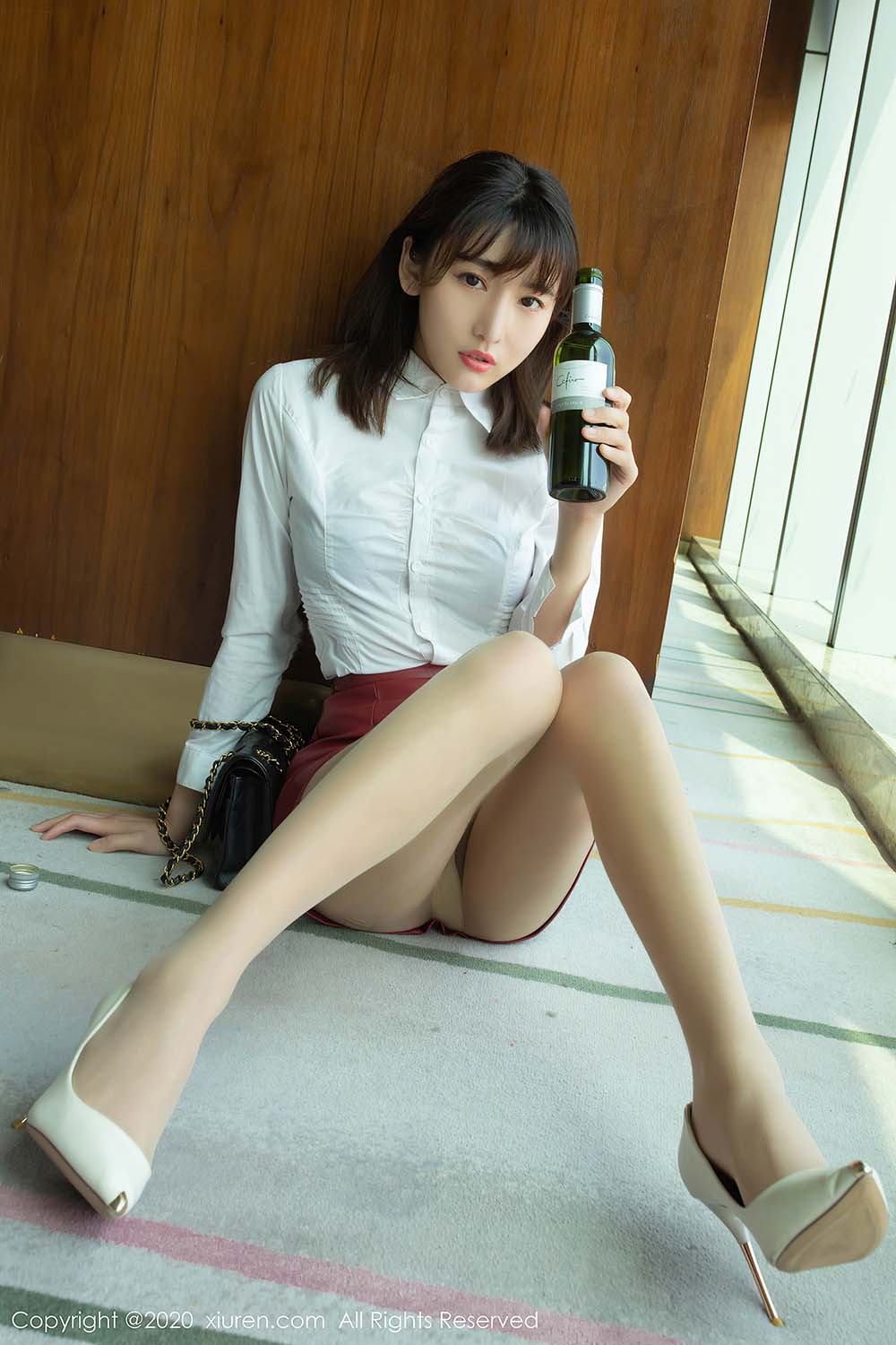 [Xiuren秀人网]XR20200731N02393 NO.2393 酒后女孩皮裙 陆萱萱预览图 3