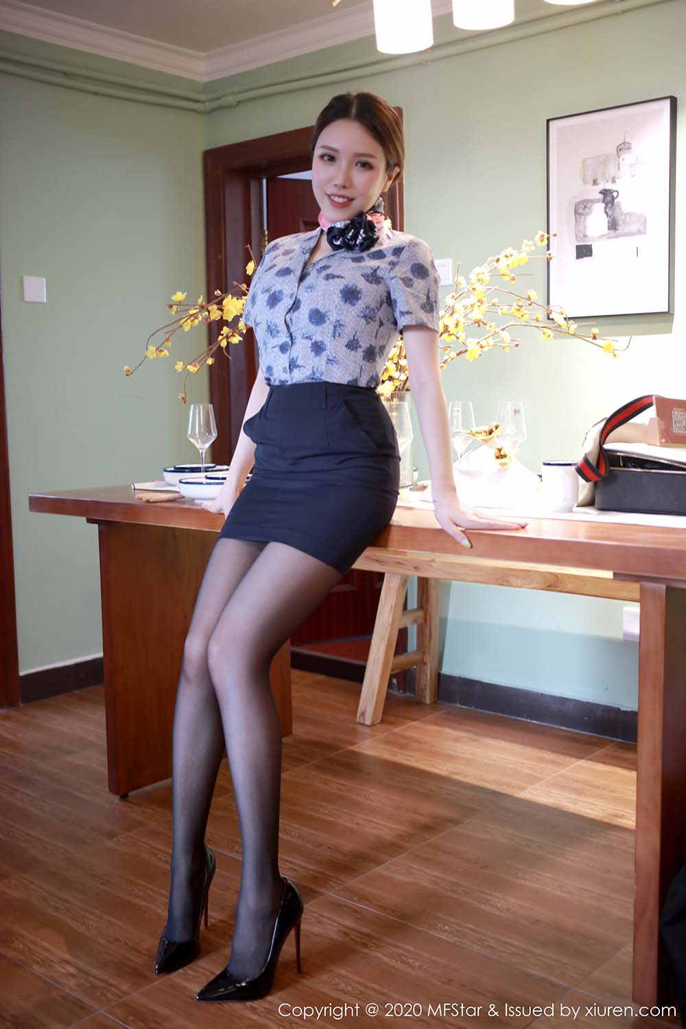 [MFStar模范学院]MF20200312VOL0286 VOL.286 与黑丝散发出的女性魅力 黄楽然预览图 3