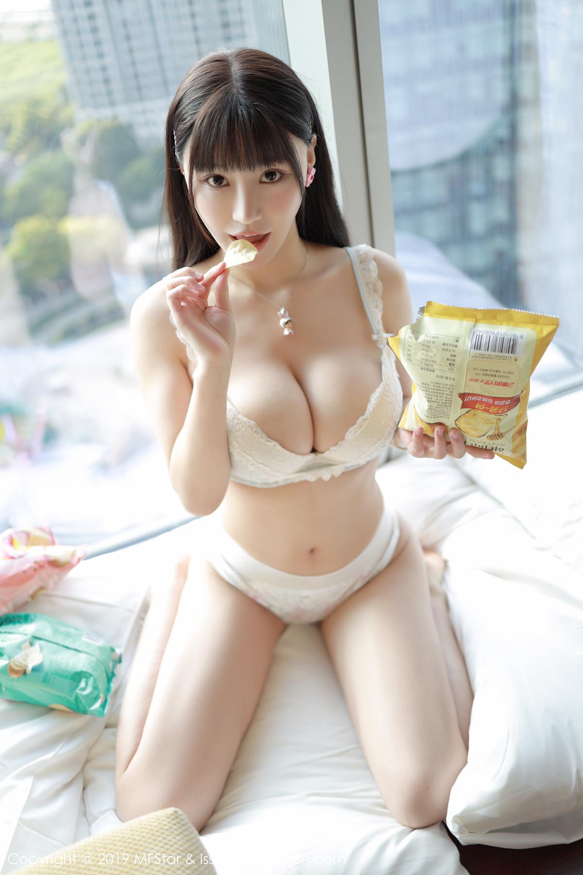 [MFStar模范学院]MF20190806VOL0206 VOL.206 精致内衣下美胸呼之欲出 Flower朱可儿预览图 2
