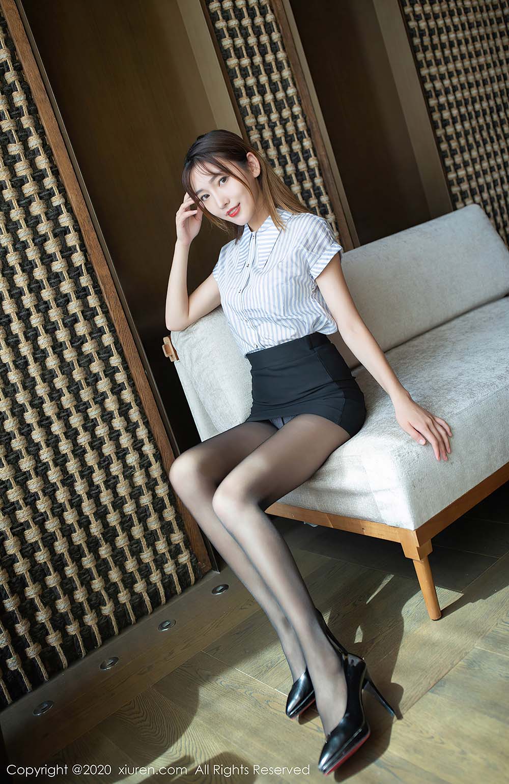 [Xiuren秀人网]XR20201120N02810 NO.2810 陆萱萱预览图 3