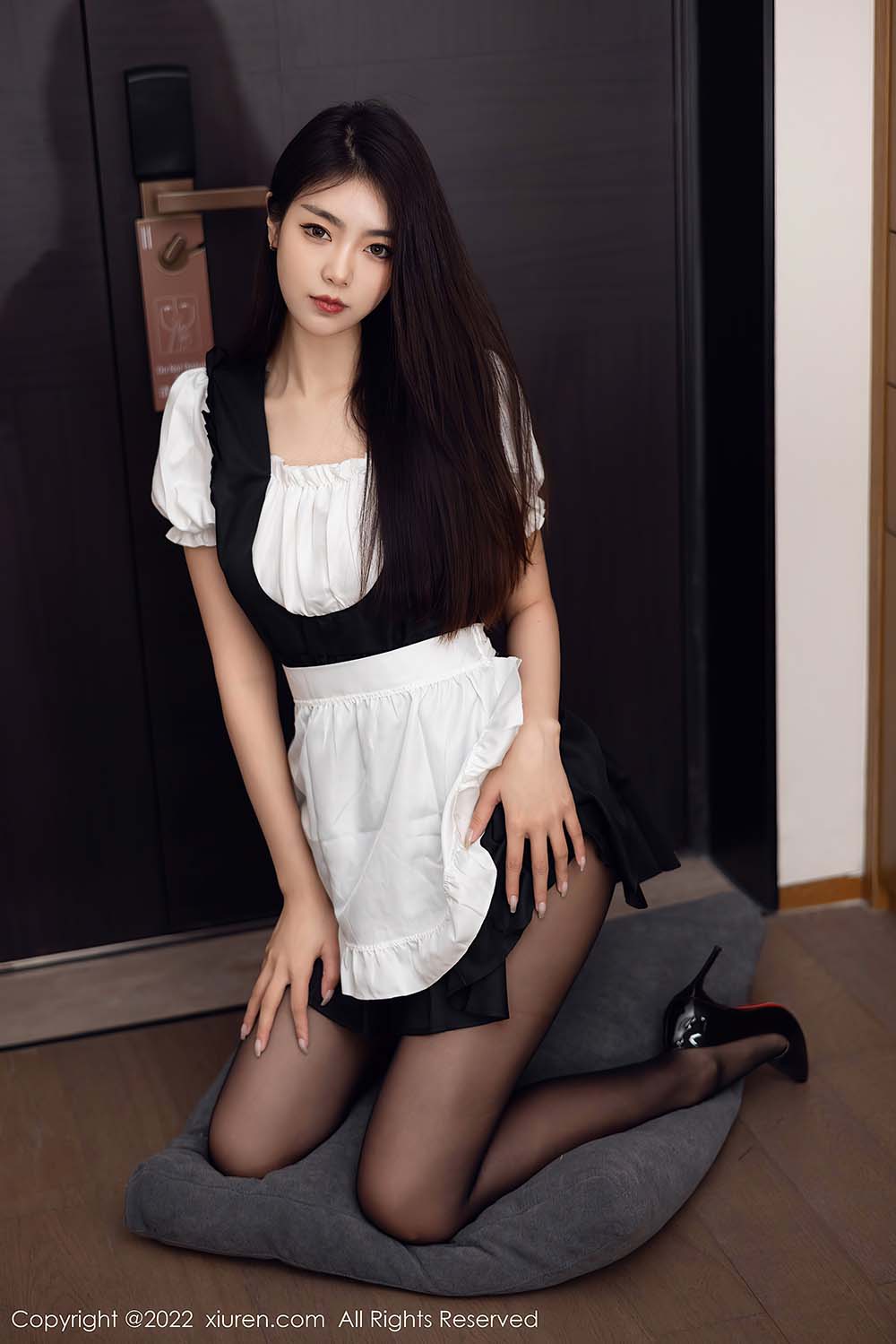 [Xiuren秀人网] NO.5706 可樂Vicky