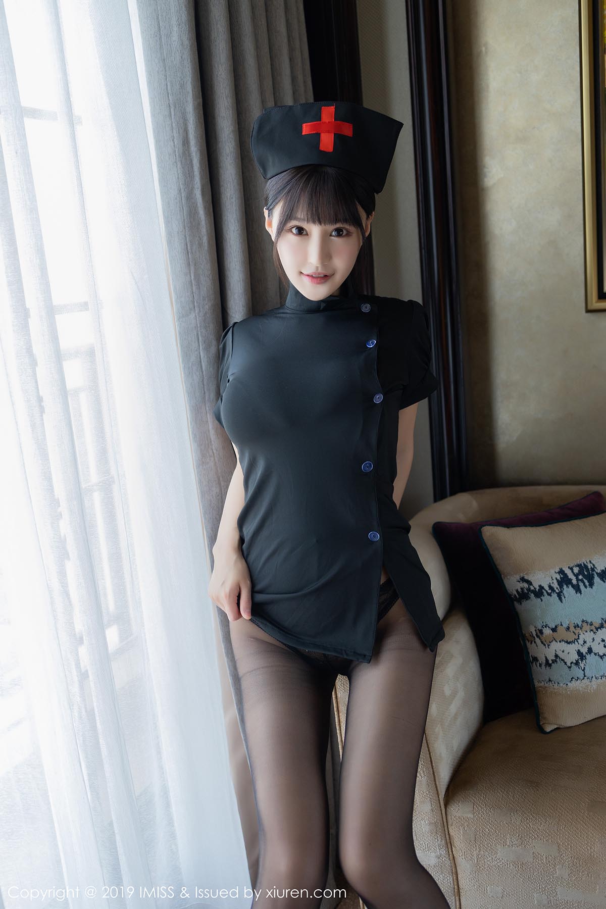 [IMiss爱蜜社]IMS20191128VOL0407 VOL.407 黑丝撕扯诱惑 Flower朱可儿预览图 2
