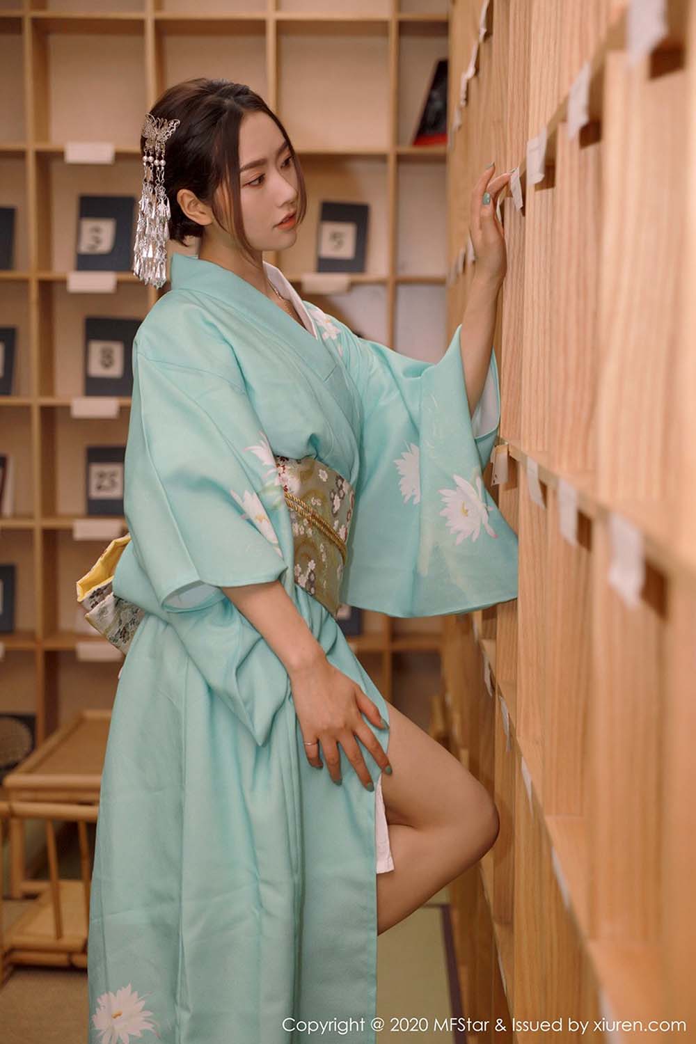 [MFStar模范学院]MF20200519VOL0332 VOL.332 一袭鲜艳韵味的和服 方子萱