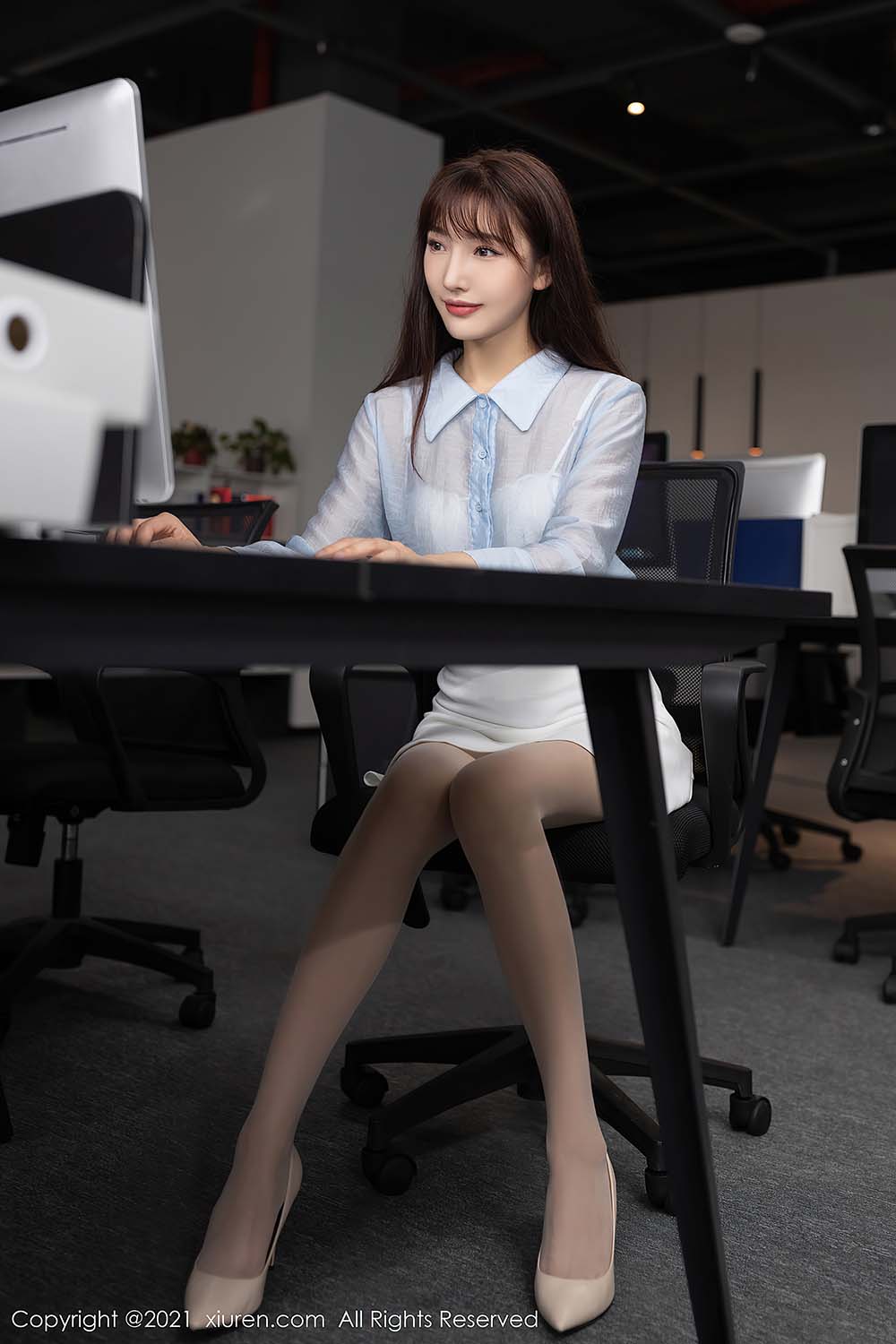[Xiuren秀人网] NO.3644 陆萱萱预览图 2
