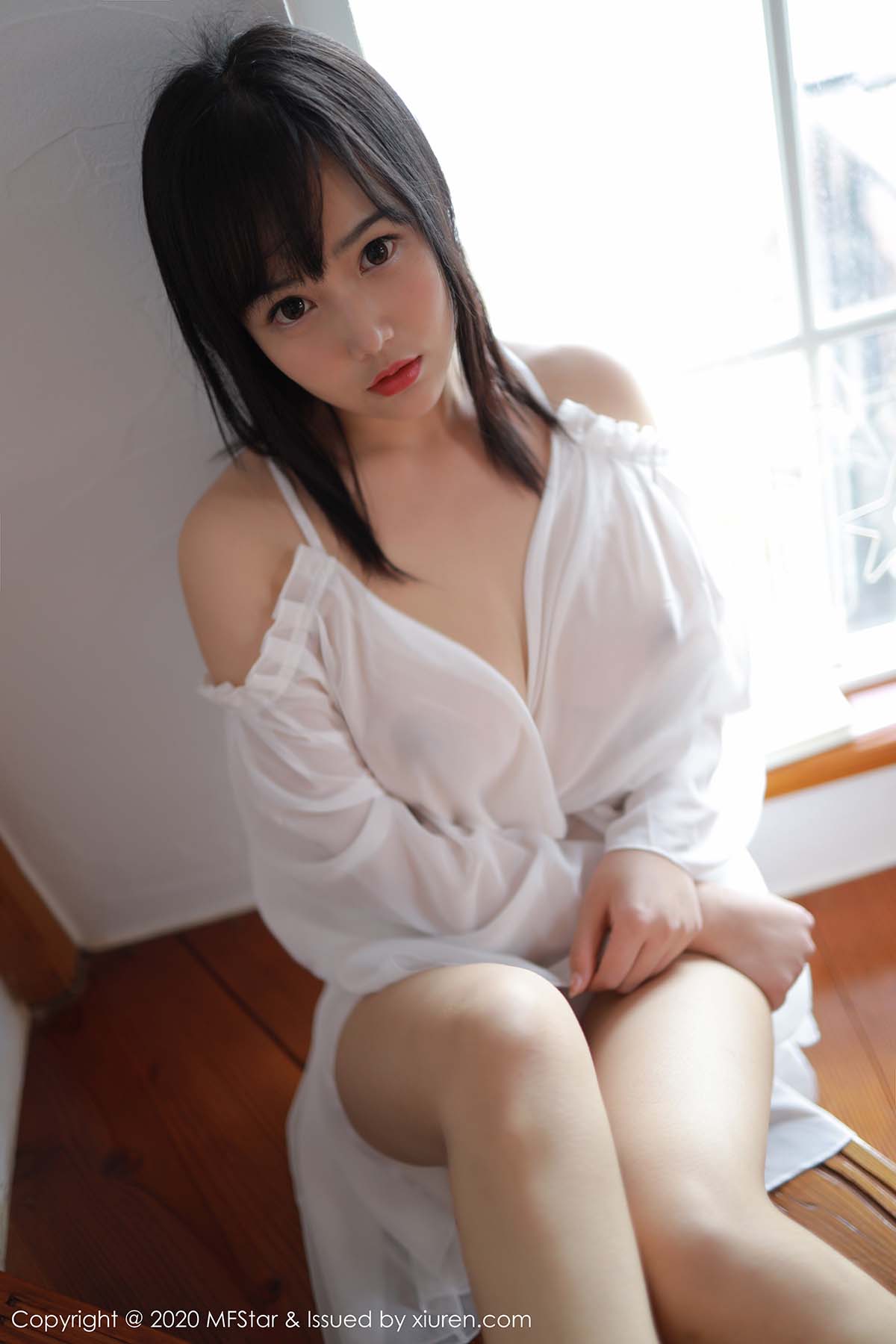 [MFStar模范学院]MF20200119VOL0260 VOL.260 若隐若现的薄透服饰 徐微微mia预览图 2