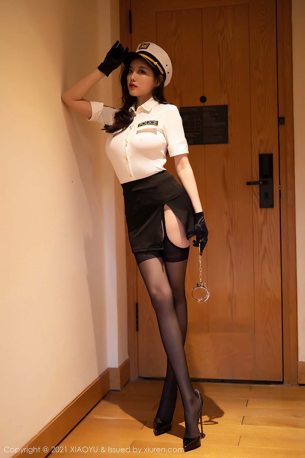[XIAOYU语画界] VOL.673 泰国女警官制服搭配黑丝，制服诱惑 杨晨晨Yome