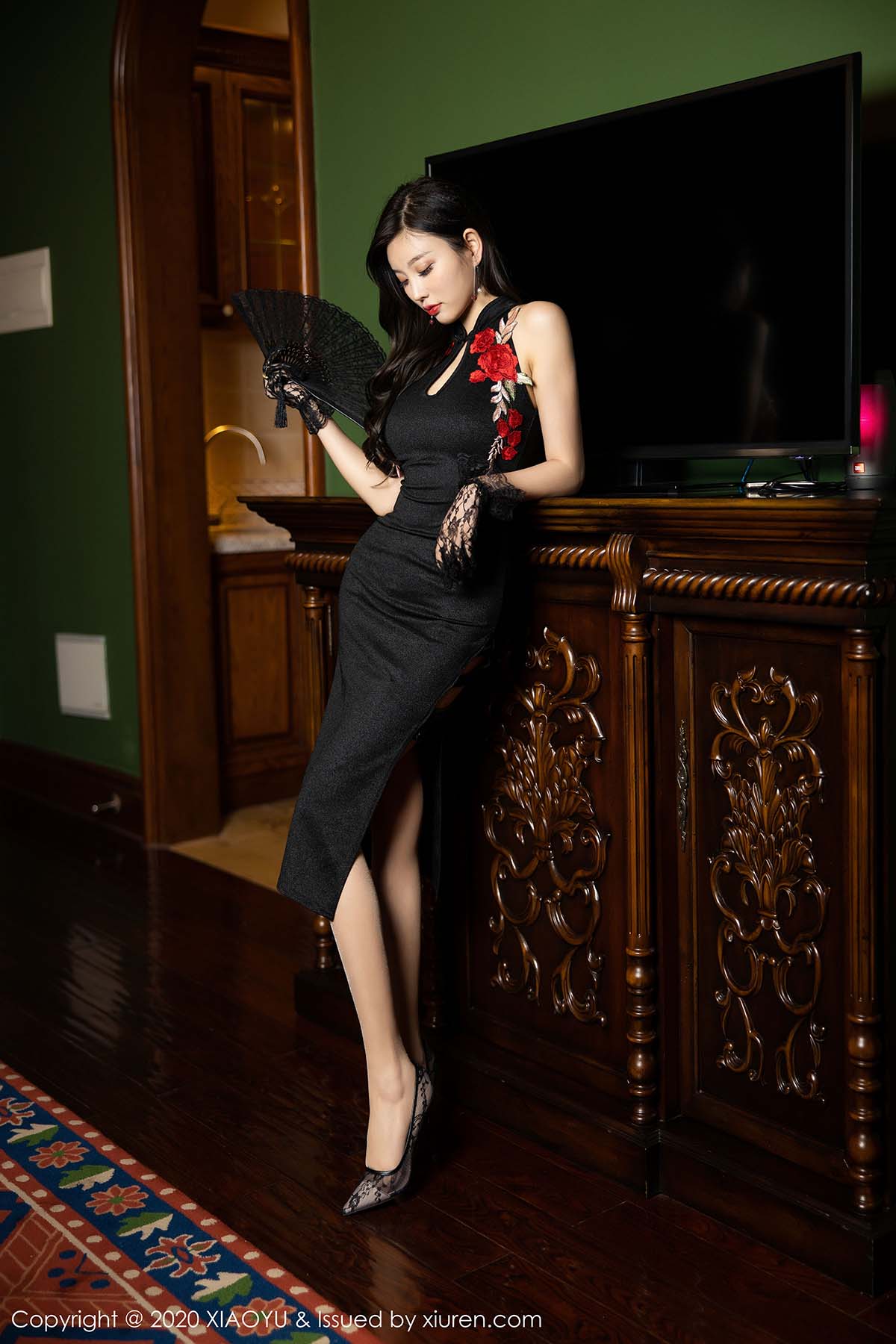 [XIAOYU语画界]YU20200121VOL0241 VOL.241 旗袍与现代性感蕾丝吊袜 杨晨晨sugar预览图 2
