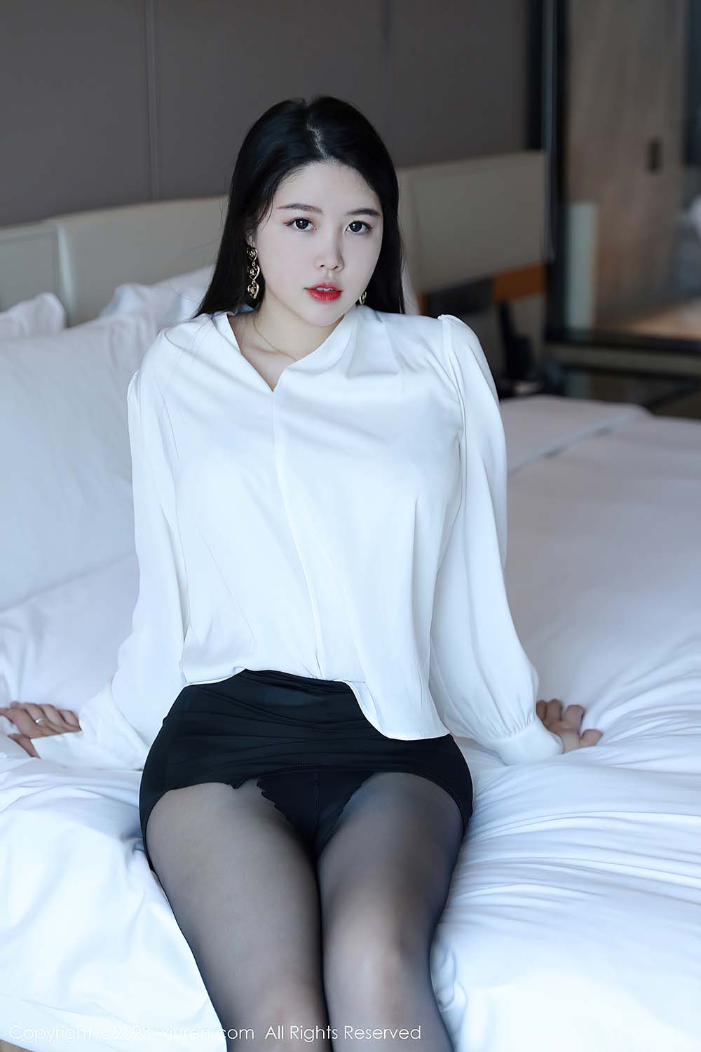 [Xiuren秀人网] NO.6782 樱桃小犊子预览图 2