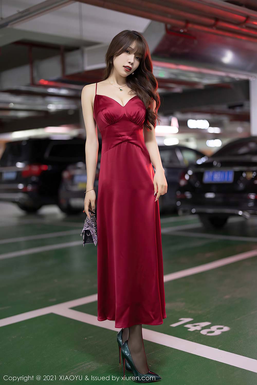 [XIAOYU语画界] VOL.654 吊裙极致黑丝魅惑 芝芝Booty预览图 3