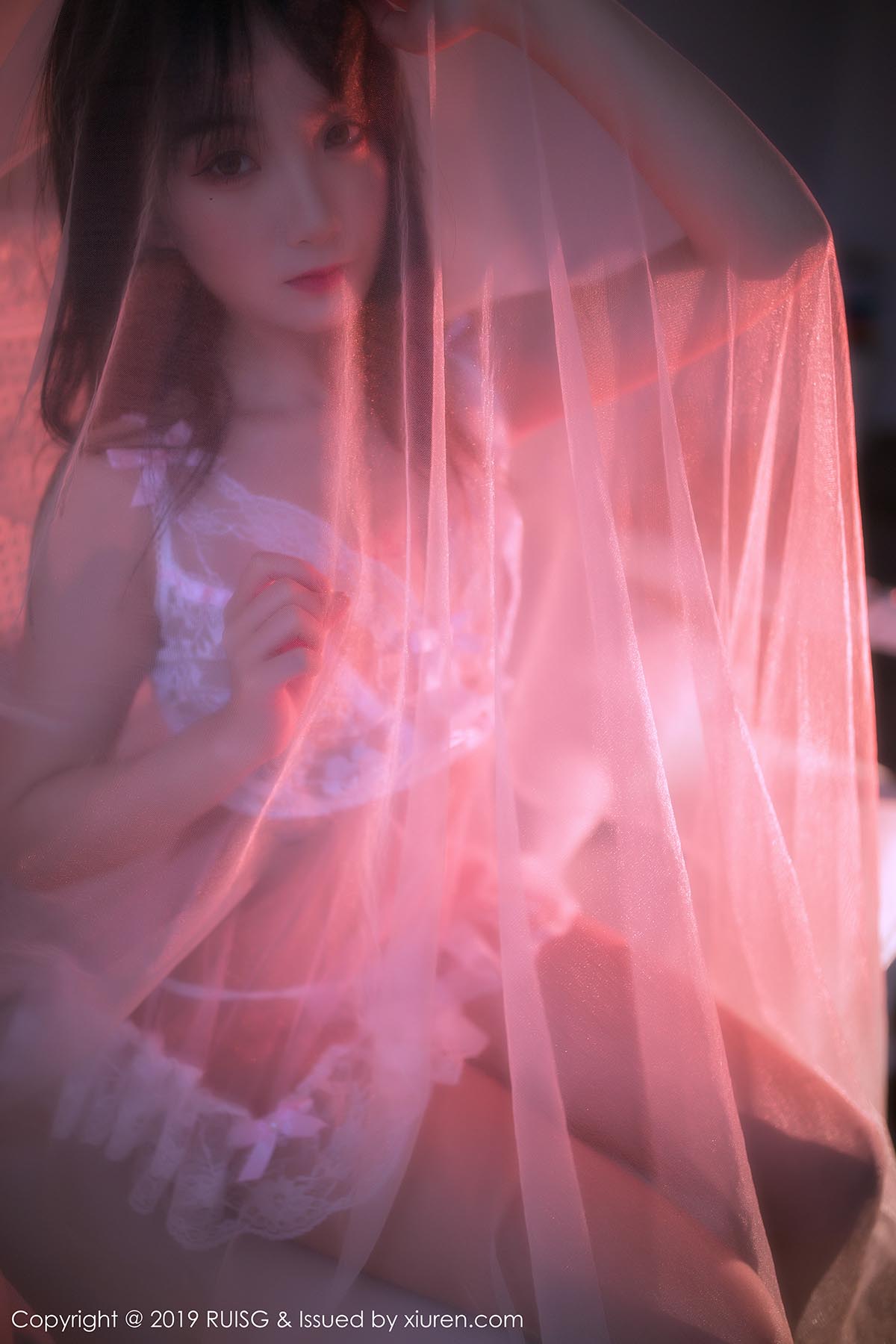 [RuiSG瑞丝馆]RSG20190828VOL0079 VOL.079 梦幻光线与诱人蕾丝 小葡萄miki预览图 2