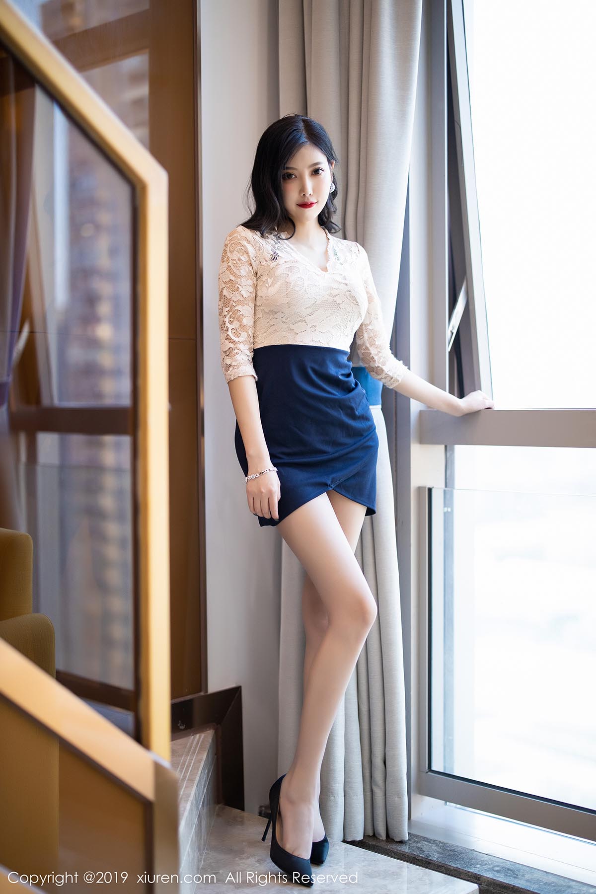 [Xiuren秀人网]XR20191010N01717 NO.1717 丝袜美腿翘臀诱惑 杨晨晨sugar