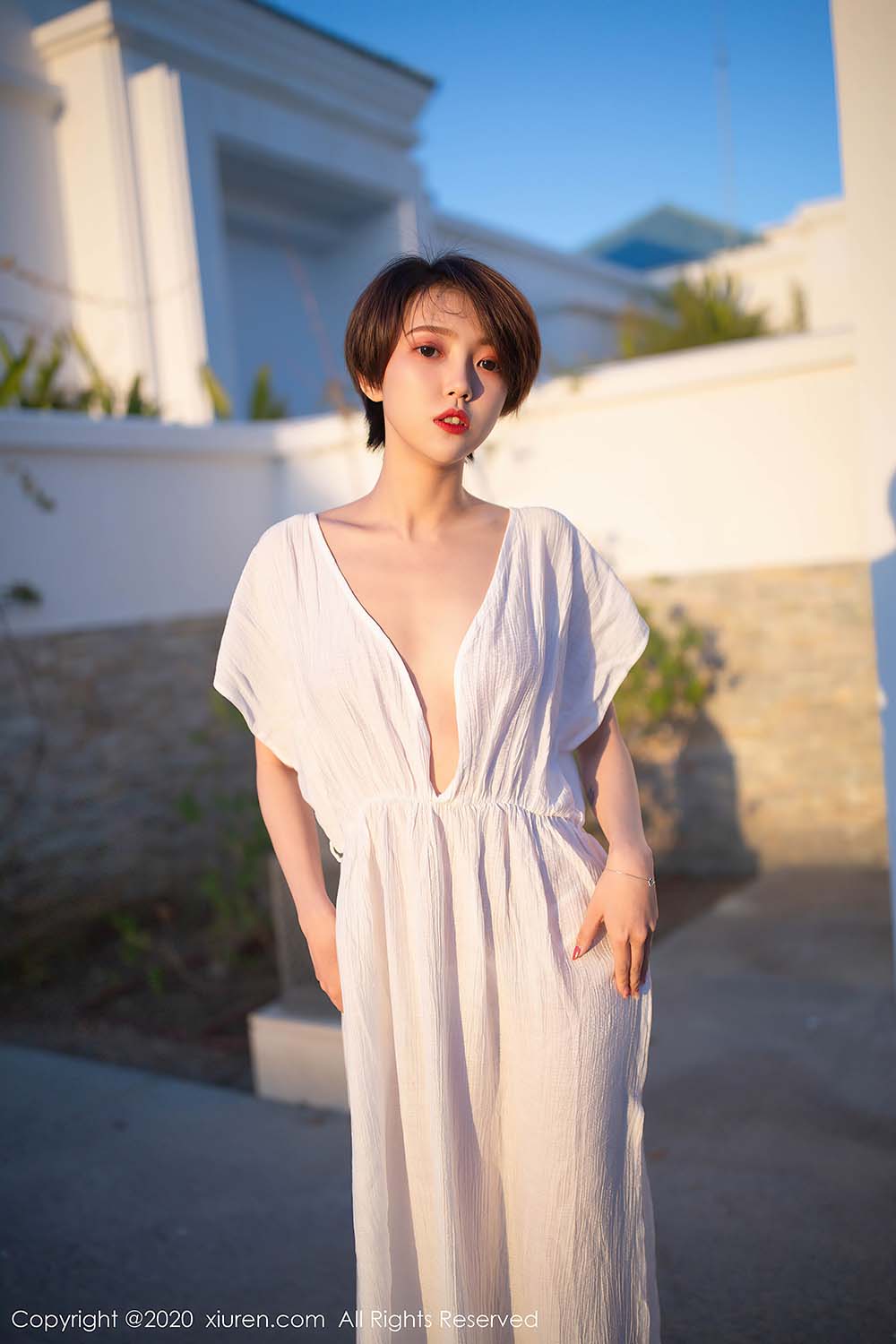 [Xiuren秀人网]XR20200804N02405 NO.2405 白色睡衣蕾丝 冯木木IRIS