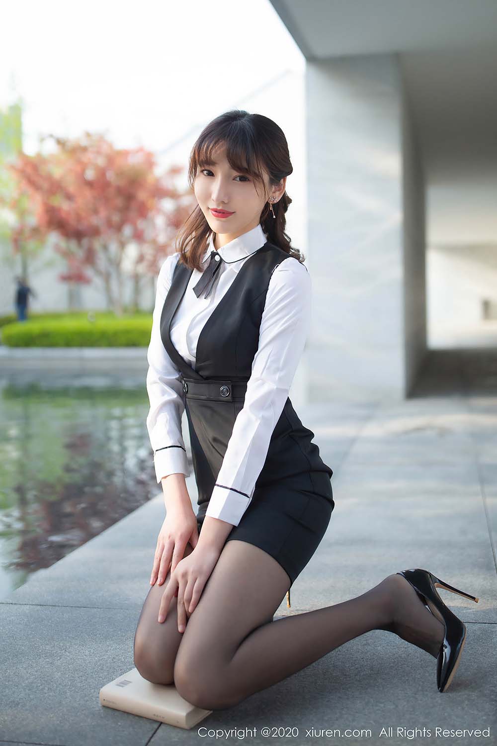 [Xiuren秀人网]XR20200709N02312 NO.2312 陆萱萱 性感制服预览图 2