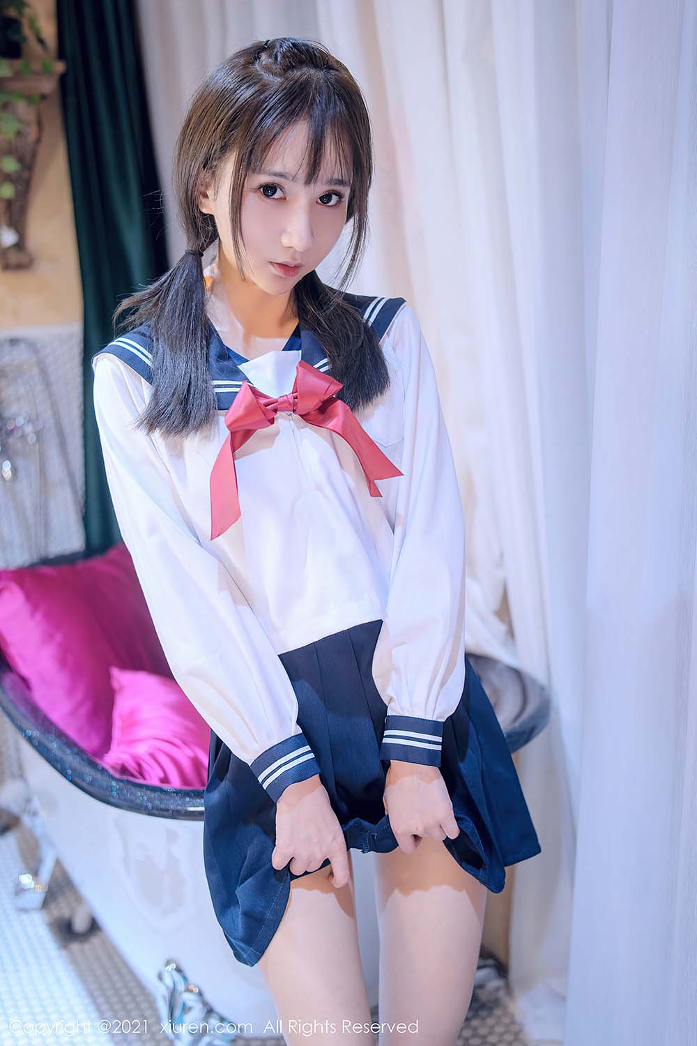 [Xiuren秀人网] NO.4108 娇柔欲滴的萌妹子大眼好胸 小果冻儿