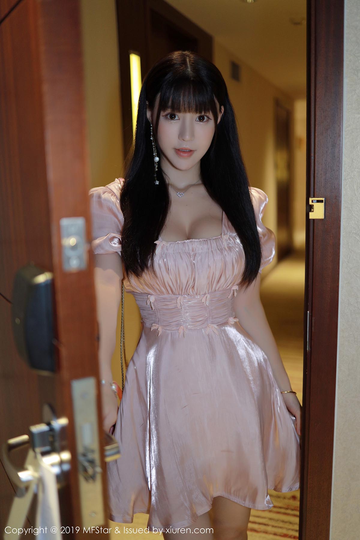 [MFStar模范学院]MF20190930VOL0217 VOL.217 绝佳身材与独有魅力愈发诱人 Flower朱可儿