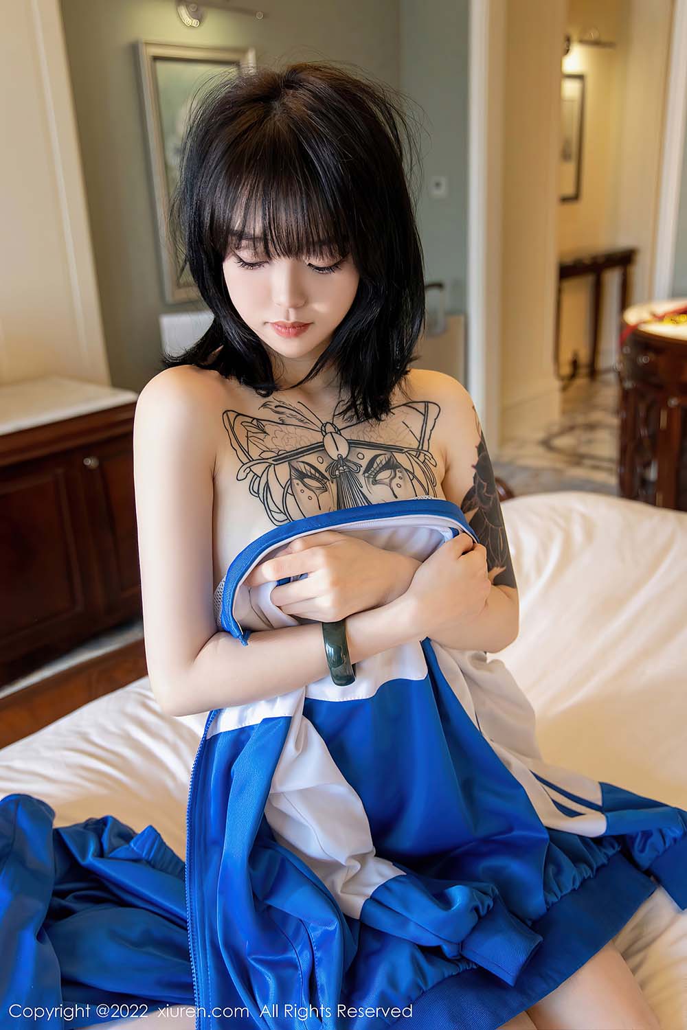 [Xiuren秀人网] NO.4838 奶瓶.预览图 3