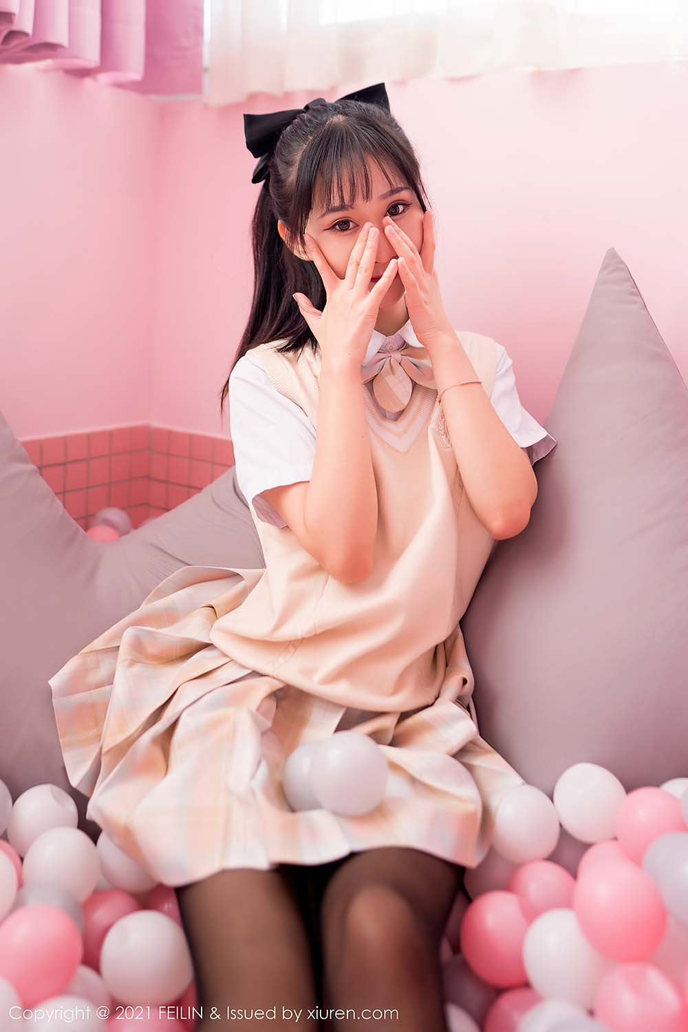 [Feilin嗲囡囡] VOL.417 兔耳装与性感黑丝 小果冻儿预览图 3