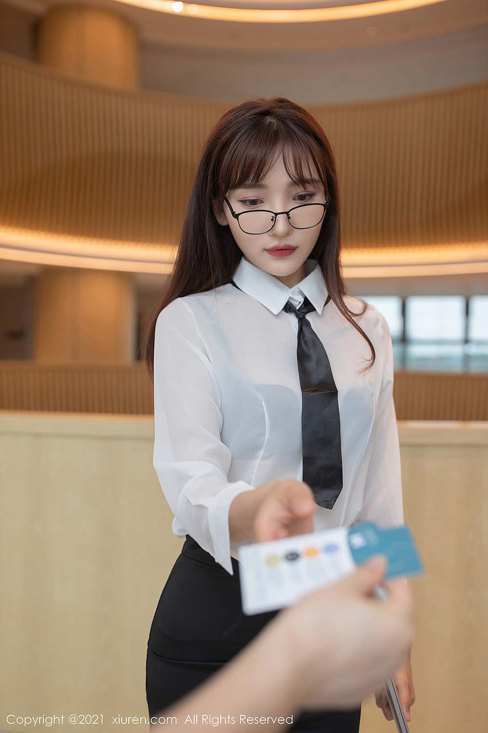 [Xiuren秀人网] NO.3705 陆萱萱预览图 2