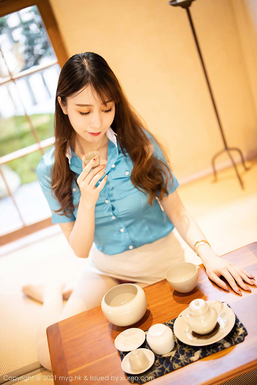 [MyGirl美媛馆] VOL.607 极致丝袜美腿丰满身姿婀娜动人 水水er预览图 2