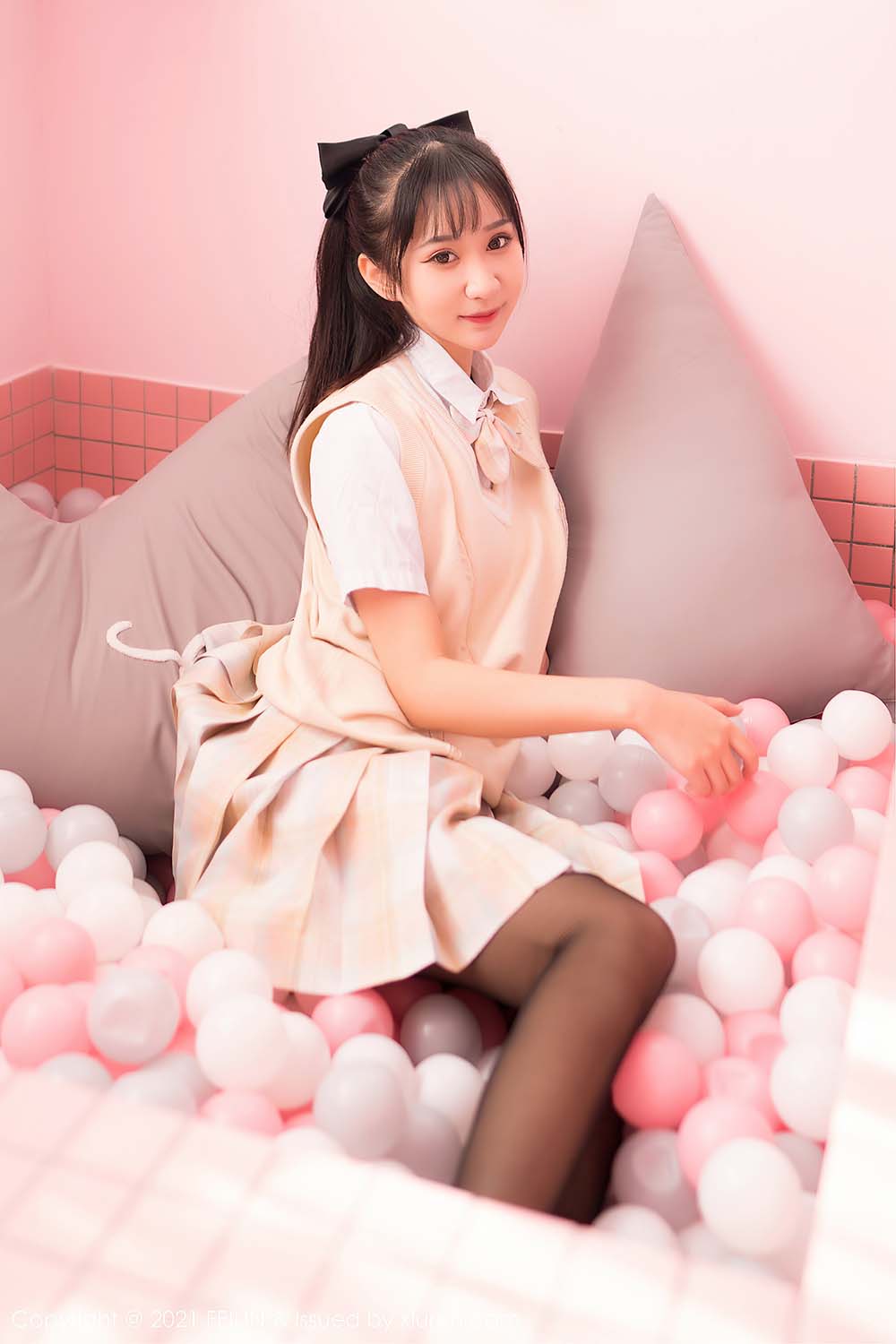 [Feilin嗲囡囡] VOL.417 兔耳装与性感黑丝 小果冻儿