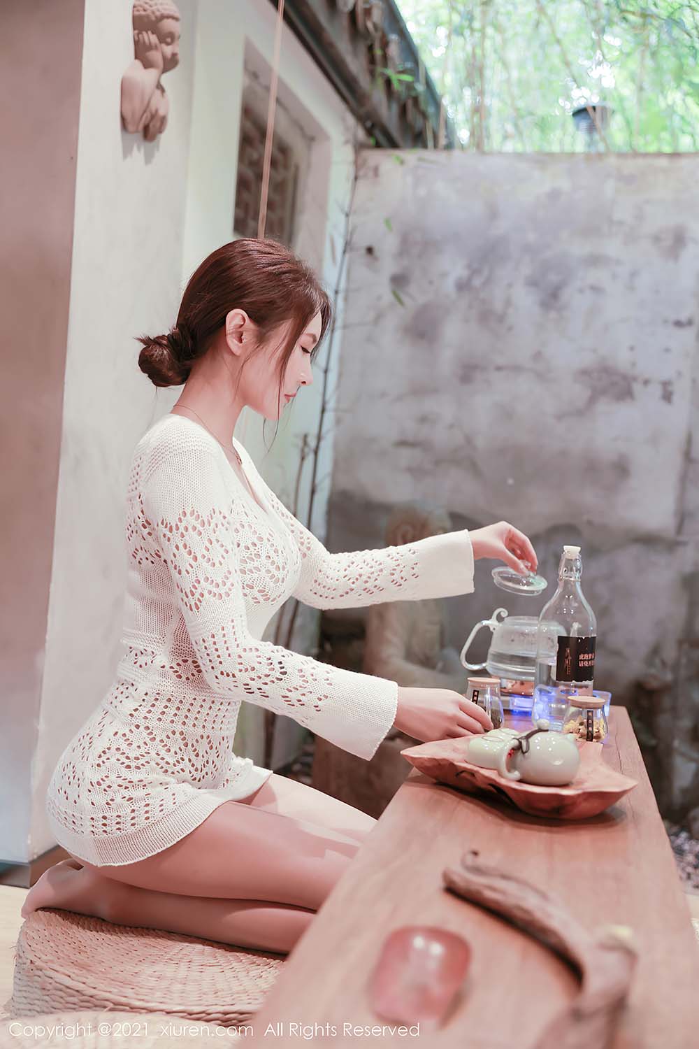 [Xiuren秀人网] NO.3530 Emily尹菲预览图 2