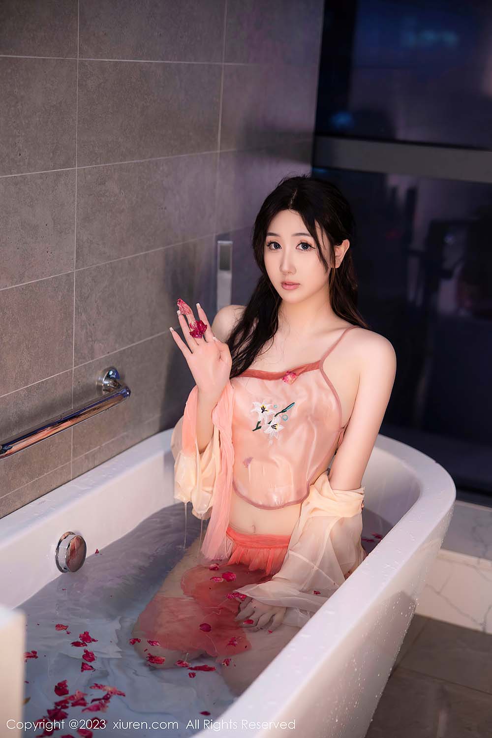 [Xiuren秀人网] NO.6262 江真真预览图 2