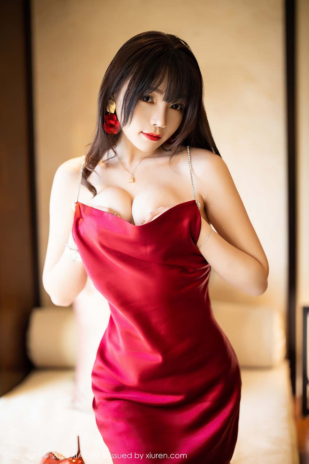 [XIAOYU语画界]YU20200318VOL0270 VOL.270 鲜艳吊裙与极致丝袜 芝芝Booty预览图 3
